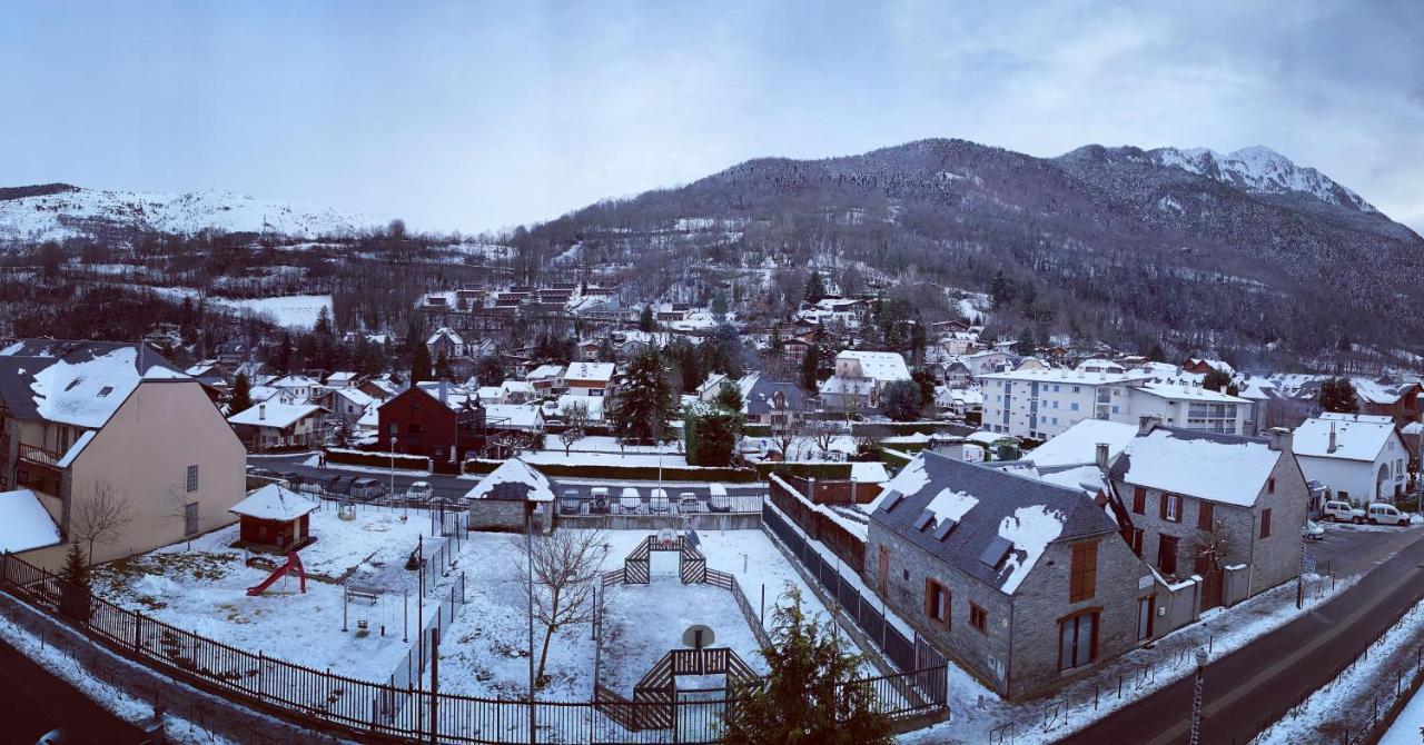 Appartement 58 M2 Avec Piscine Interieure Vue Montagne Centre Village , Parking Prive Saint-Lary-Soulan Zewnętrze zdjęcie