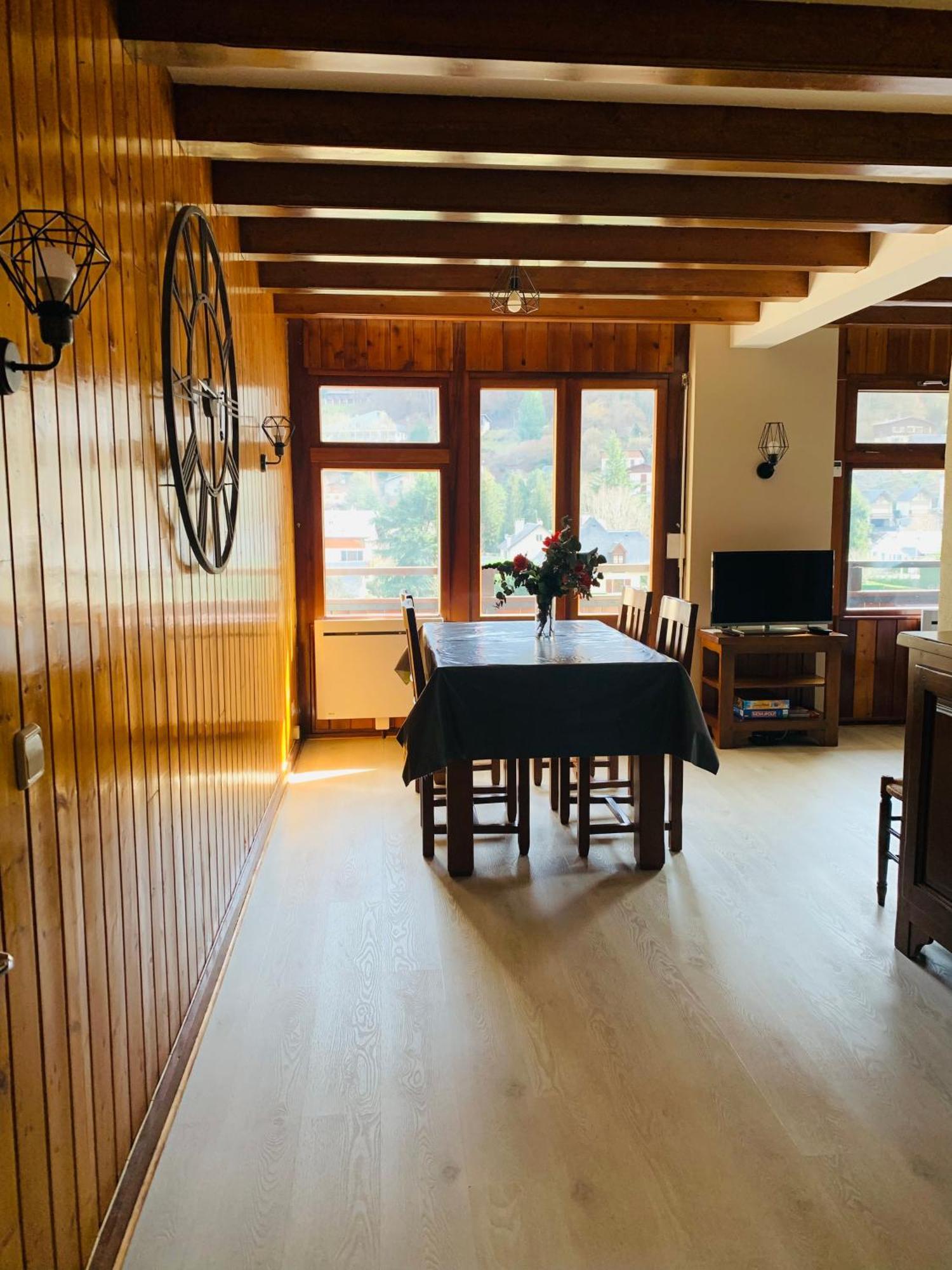 Appartement 58 M2 Avec Piscine Interieure Vue Montagne Centre Village , Parking Prive Saint-Lary-Soulan Zewnętrze zdjęcie
