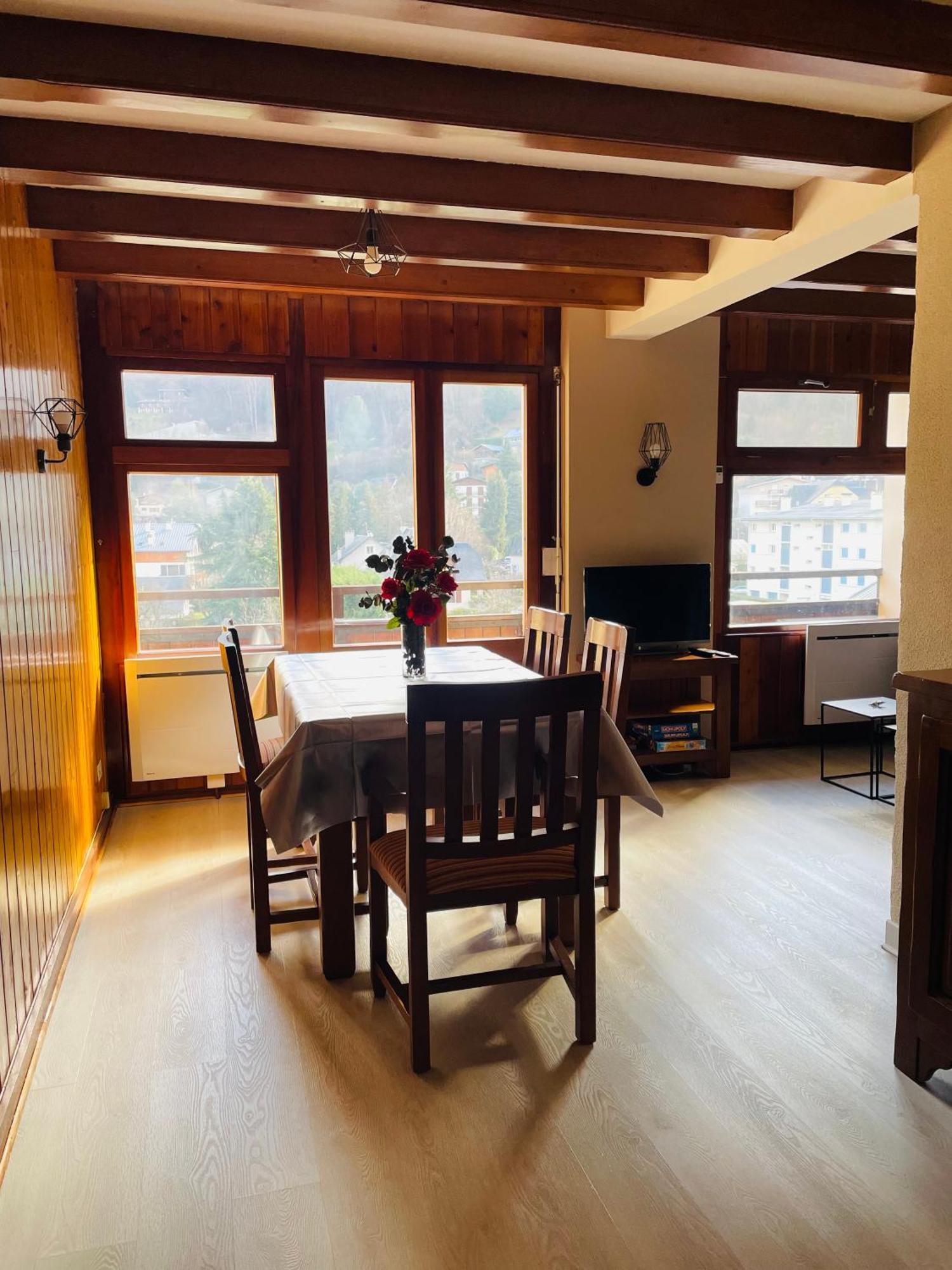 Appartement 58 M2 Avec Piscine Interieure Vue Montagne Centre Village , Parking Prive Saint-Lary-Soulan Zewnętrze zdjęcie